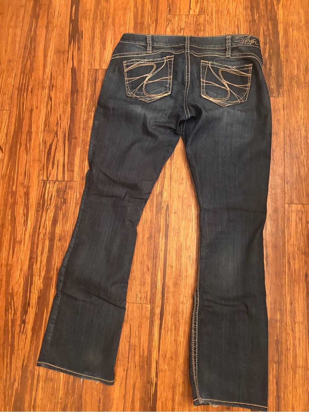 Silver Jeans Co. Women's Tuesday 16.5 Slim Bootcut. Size 32 waist, 33 length